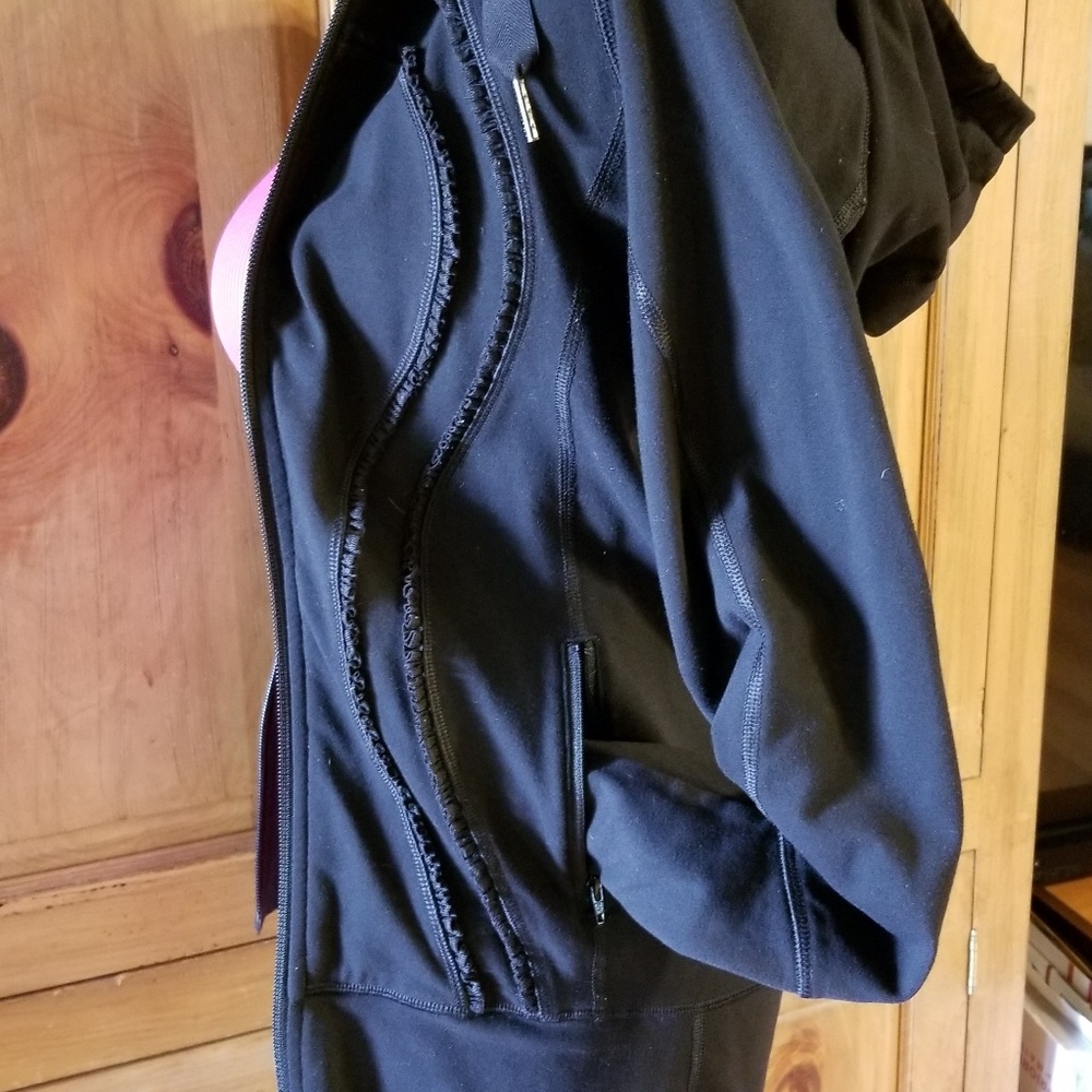 Lululemon athletics Jacket - Picture 5 of 5